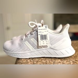 Adidas Questar Flow NXT